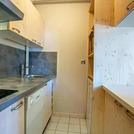 Appartamento 3 Pièces Avec Balcon, Wifi, Acceptant Animaux, Au Centre De - Fr-1-694-252 *
